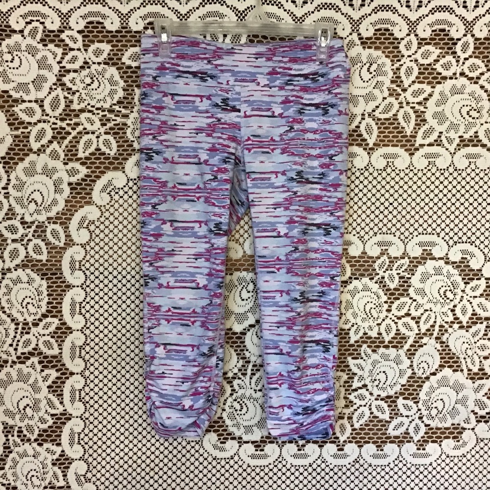 Soybu Capri Leggings Ruching on Both Legs